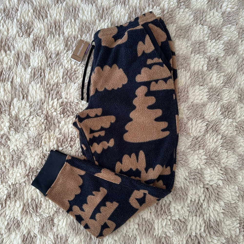 Patagonia Men’s Shearling Joggers